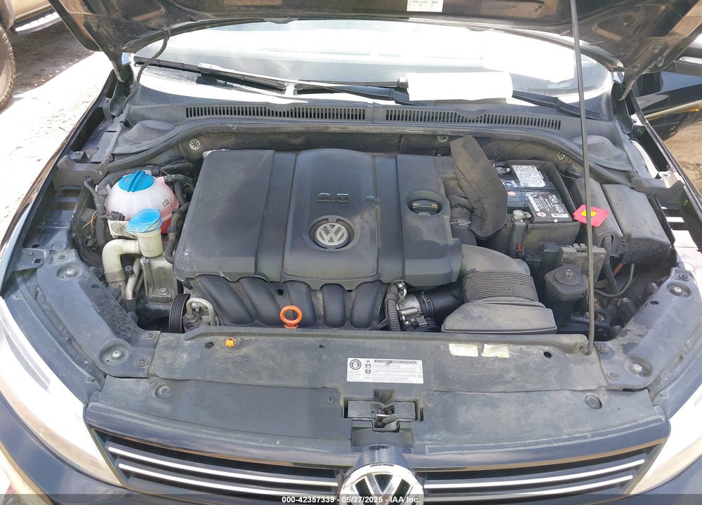 2011 VOLKSWAGEN JETTA VIN: 3VWLX7AJ0BM325091