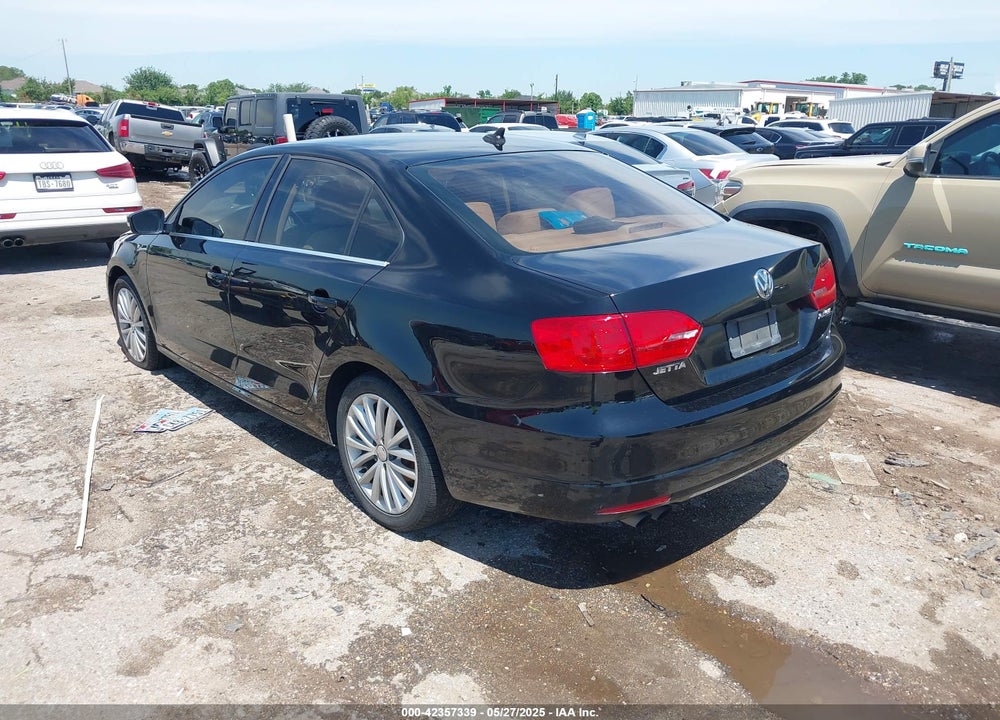 2011 VOLKSWAGEN JETTA VIN: 3VWLX7AJ0BM325091