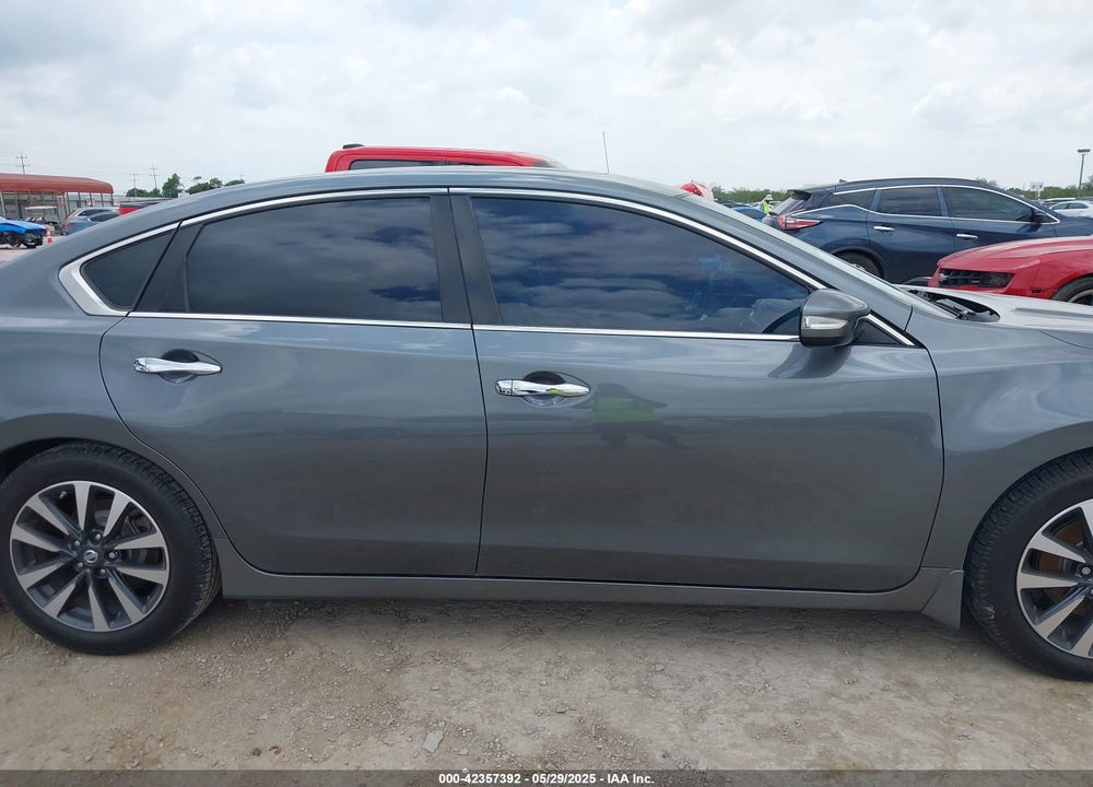 2017 NISSAN ALTIMA VIN: 1N4AL3AP3HC156302