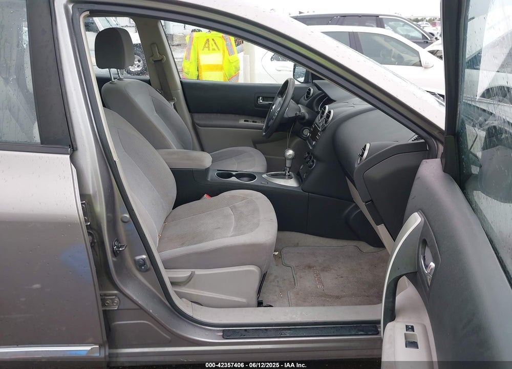 2015 NISSAN ROGUE SELECT S VIN: JN8AS5MT5FW672212