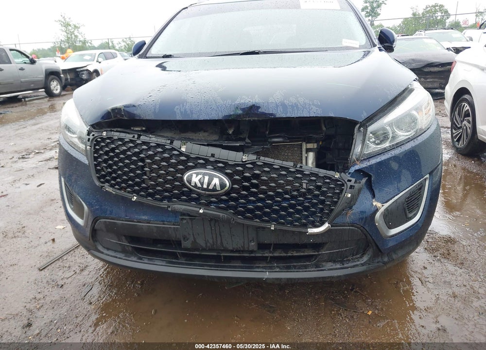 2016 KIA SORENTO VIN: 5XYPG4A34GG173812