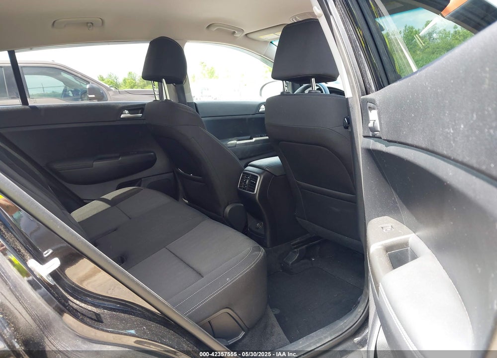 2019 KIA SPORTAGE LX VIN: KNDPMCAC8K7619937