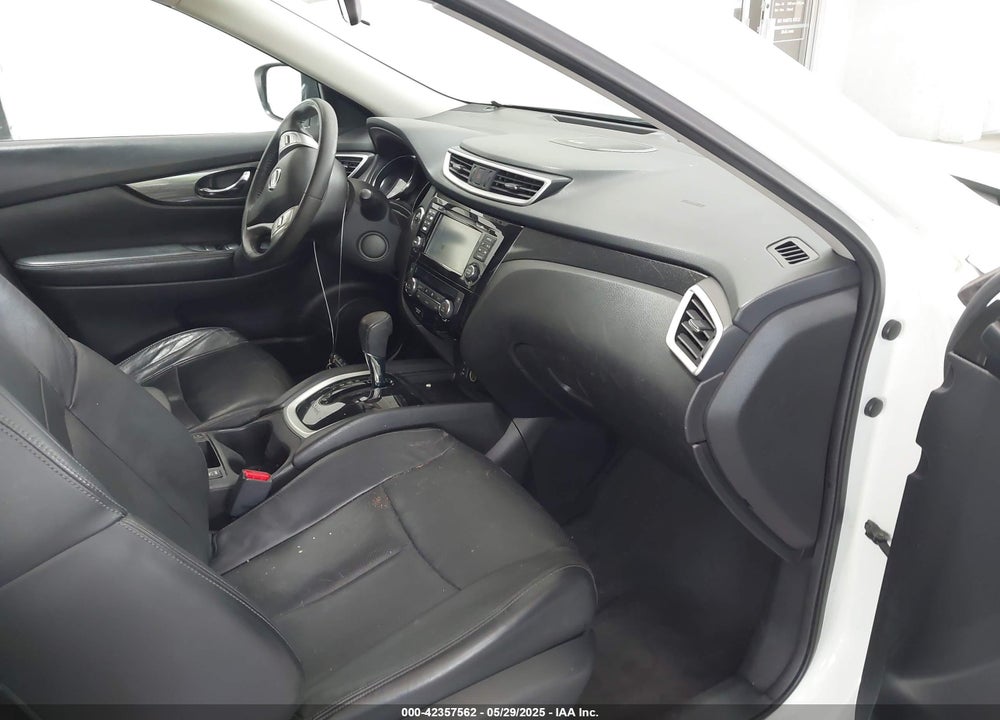 2015 NISSAN ROGUE SL VIN: 5N1AT2MT5FC773920