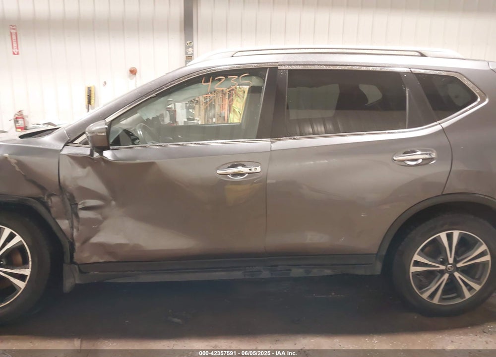 2019 NISSAN ROGUE VIN: JN8AT2MV0KW398800