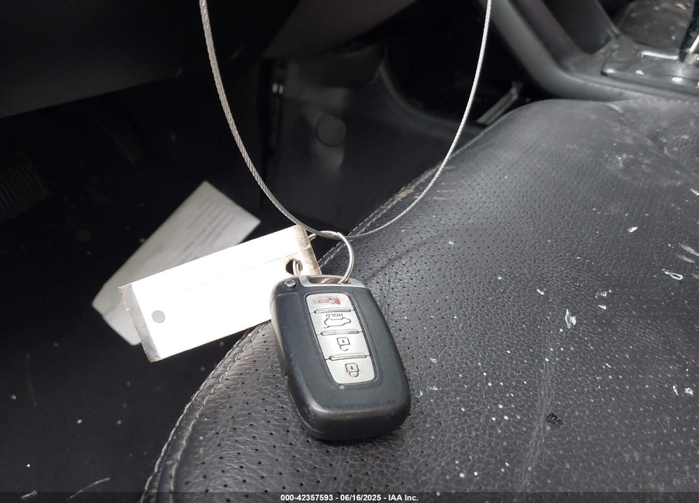 2013 KIA SORENTO VIN: 5XYKUDA69DG366837