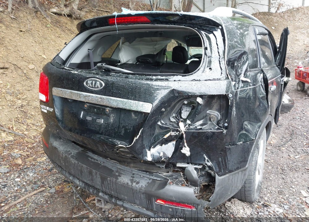 2013 KIA SORENTO VIN: 5XYKUDA69DG366837