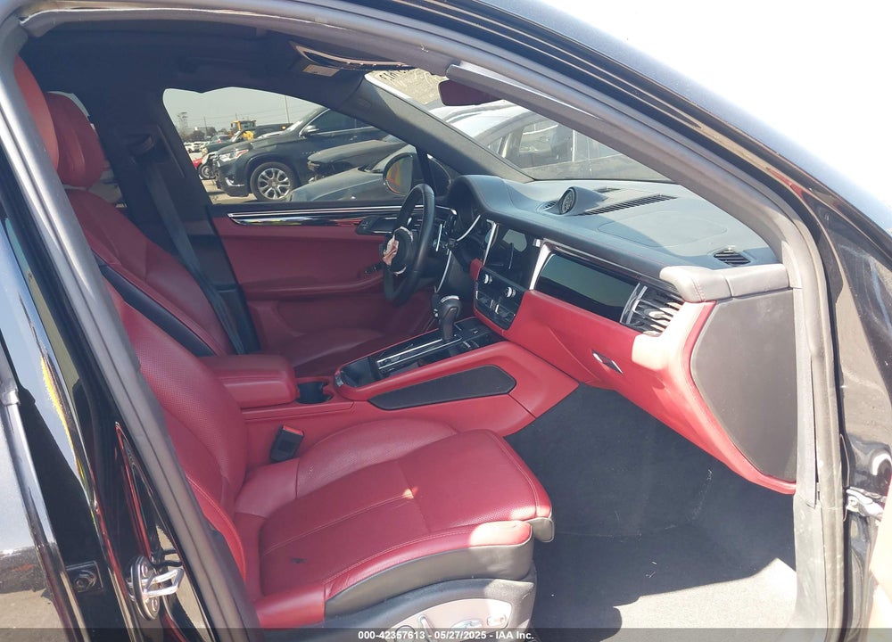 2022 PORSCHE MACAN S VIN: WP1AG2A59NLB24147