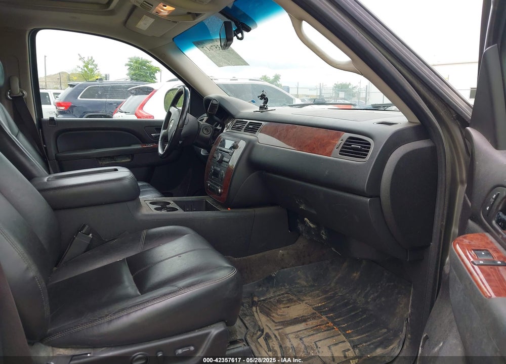 2012 CHEVROLET TAHOE VIN: 1GNSKBE05CR215985