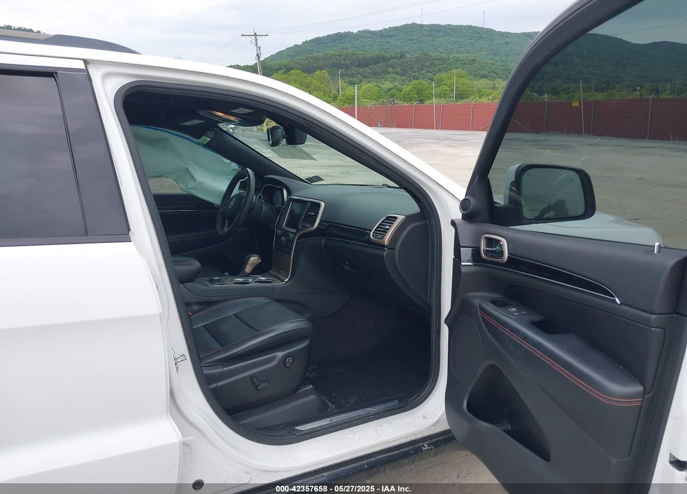 2016 JEEP GRAND CHEROKEE VIN: 1C4RJFBG0GC377289