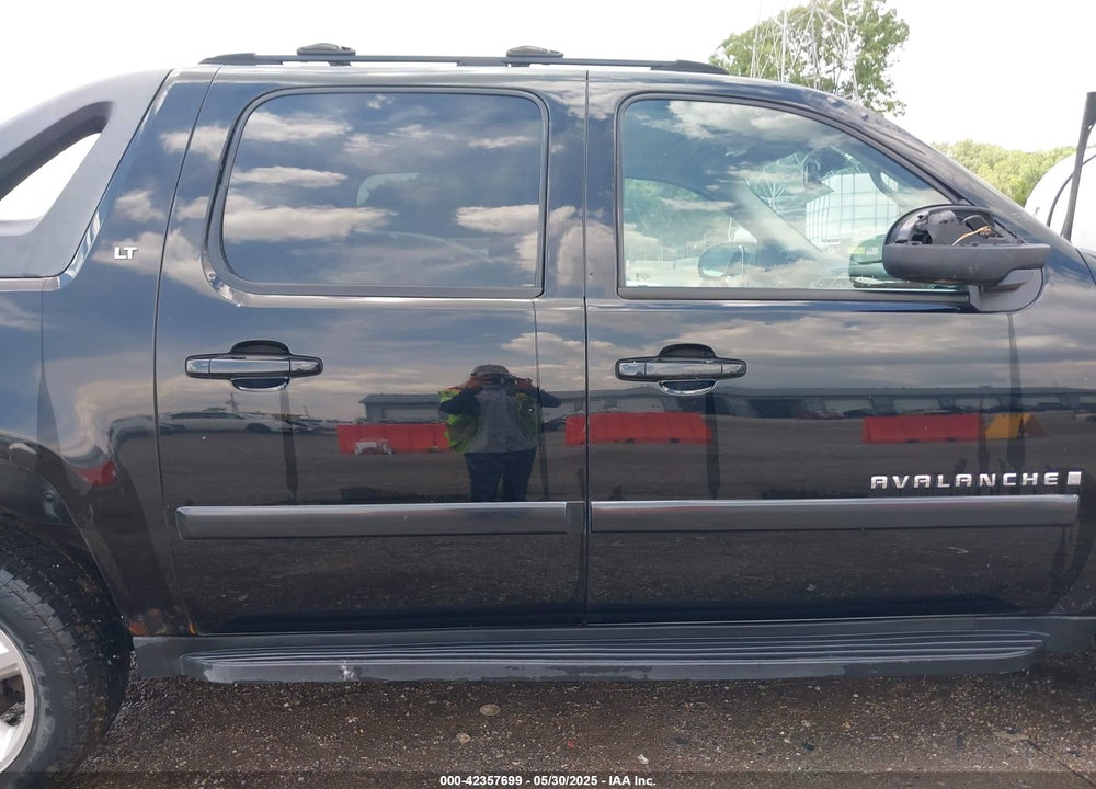 2007 CHEVROLET AVALANCHE 1500 LT VIN: 3GNFK12387G152557
