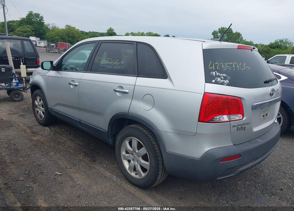 2011 KIA SORENTO VIN: 5XYKT3A19BG145995