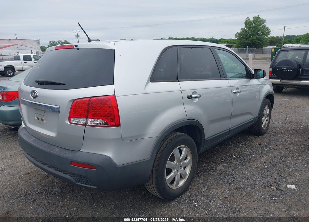 2011 KIA SORENTO VIN: 5XYKT3A19BG145995