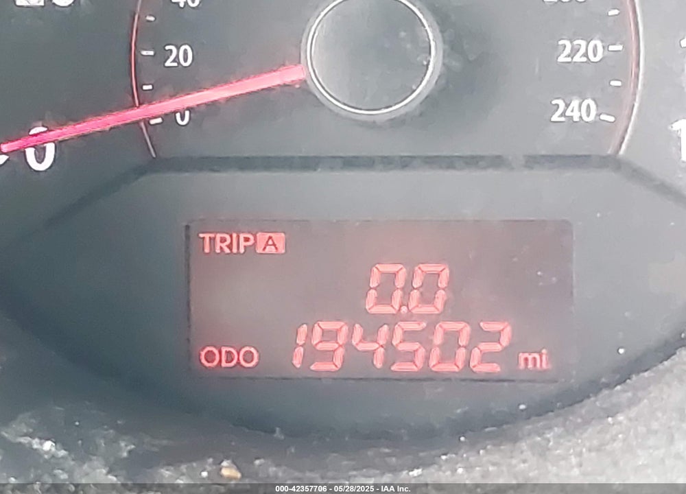 2011 KIA SORENTO VIN: 5XYKT3A19BG145995