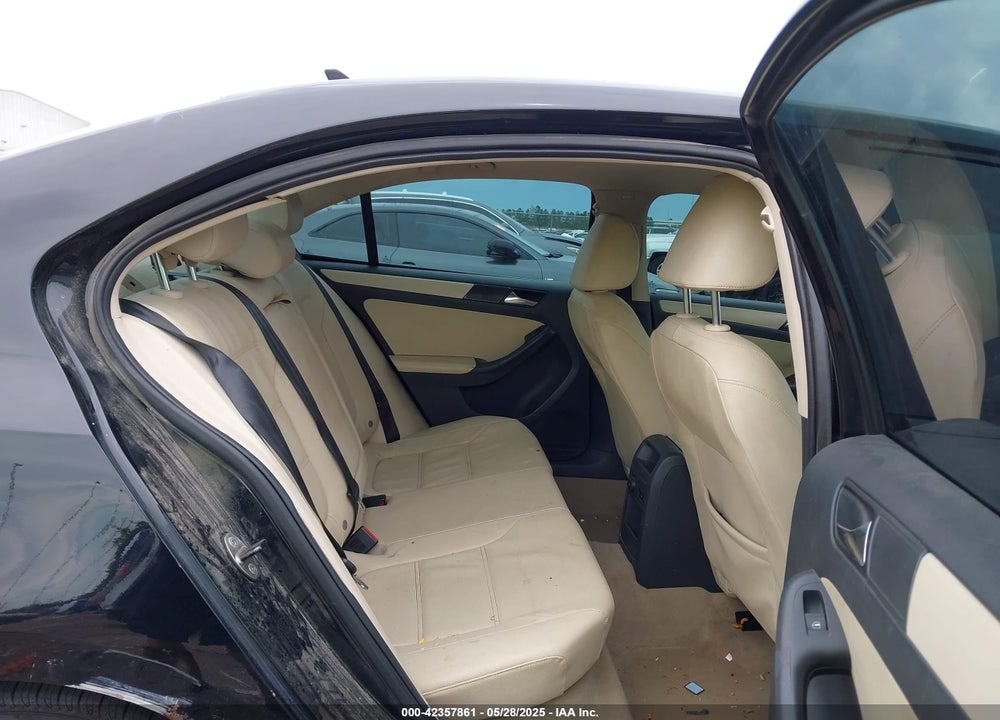 2011 VOLKSWAGEN JETTA 2.5L SE VIN: 3VWDZ7AJ6BM317592