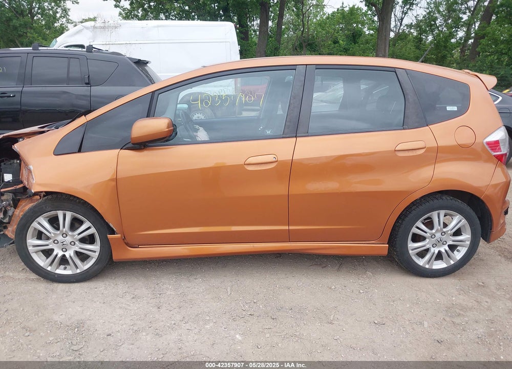 2009 HONDA FIT SPORT VIN: JHMGE88459S055789
