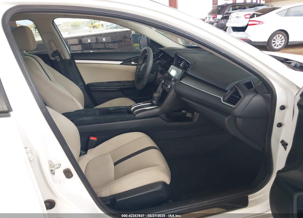 2018 HONDA CIVIC VIN: 2HGFC2F57JH591183