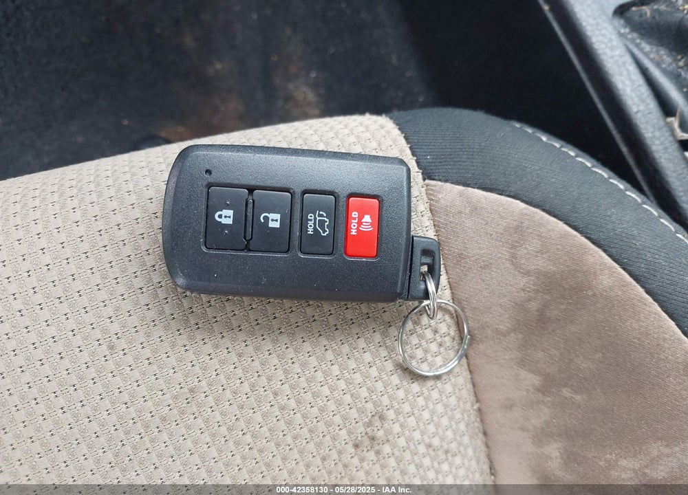 2018 TOYOTA RAV4 VIN: 2T3WFREVXJW501296