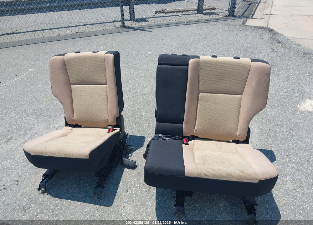 2018 TOYOTA RAV4 VIN: 2T3WFREVXJW501296