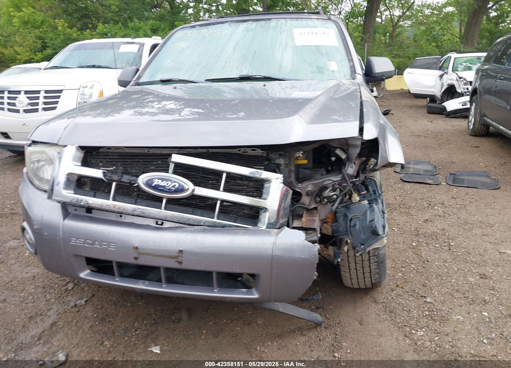 2008 FORD ESCAPE VIN: 1FMCU03118KE12459