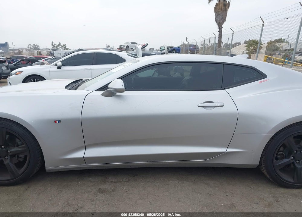 2017 CHEVROLET CAMARO VIN: 1G1FB1RX8H0158262