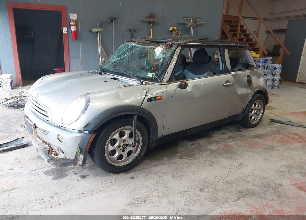 2005 MINI COOPER VIN: WMWRC33445TJ65289