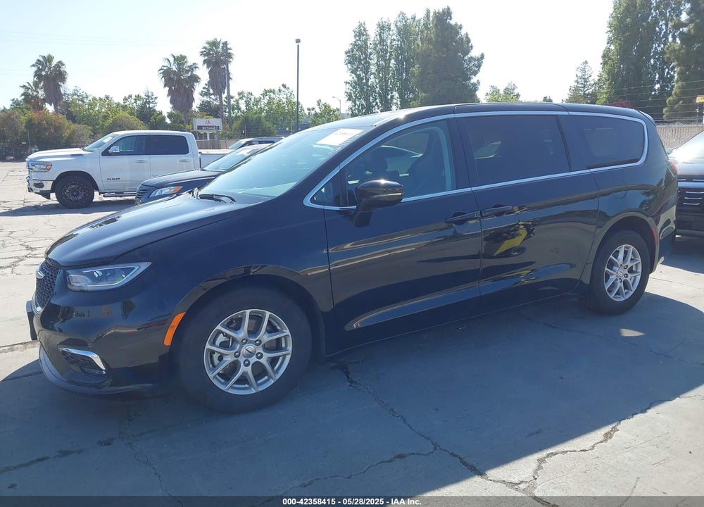 2024 CHRYSLER PACIFICA TOURING L VIN: 2C4RC1BG8RR156353