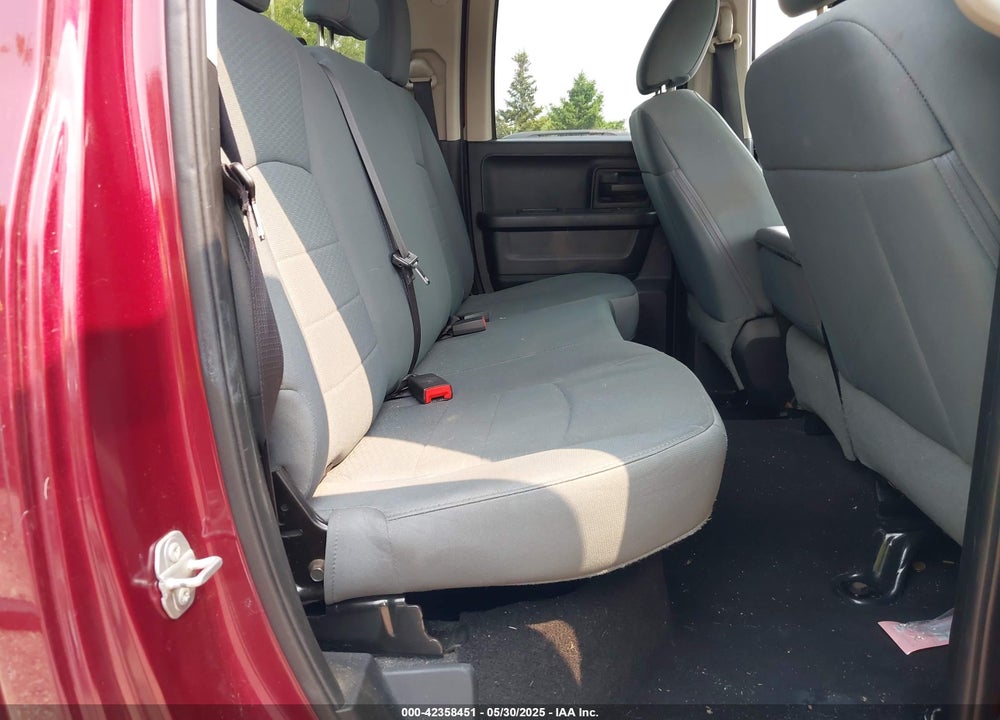 2017 RAM 1500 EXPRESS 4X4 6'4 BOX VIN: 1C6RR7FG4HS572268