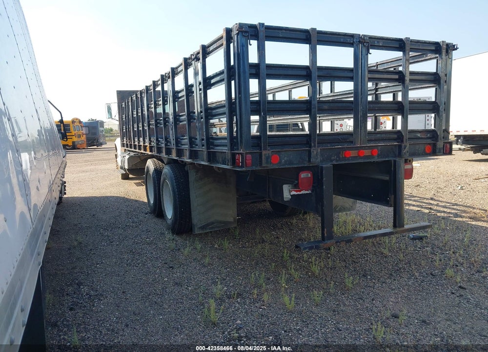 2000 INTERNATIONAL 8000 8100 VIN: 1HTHCAHR2YH280541