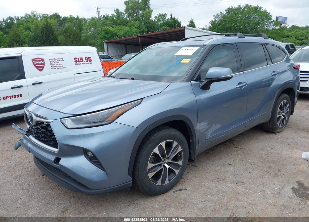 2021 TOYOTA HIGHLANDER XLE VIN: 5TDGZRAH2MS033713