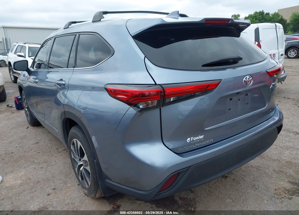 2021 TOYOTA HIGHLANDER XLE VIN: 5TDGZRAH2MS033713