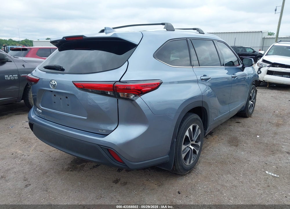 2021 TOYOTA HIGHLANDER XLE VIN: 5TDGZRAH2MS033713