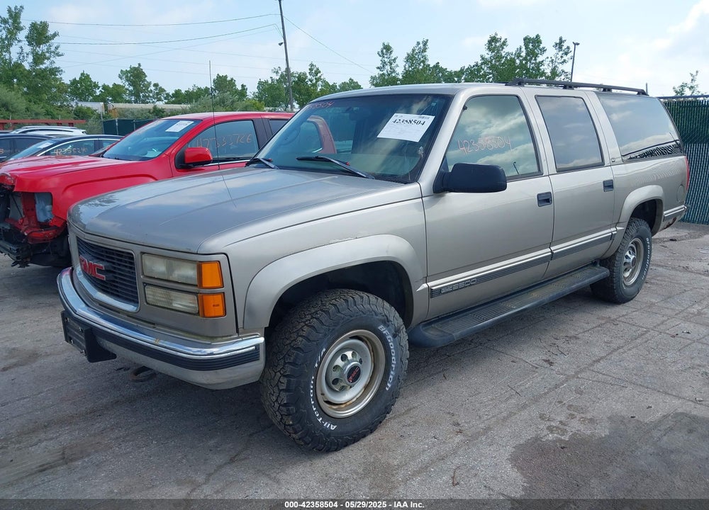 1999 GMC SUBURBAN 2500 SL VIN: 3GKGK26J2XG505570