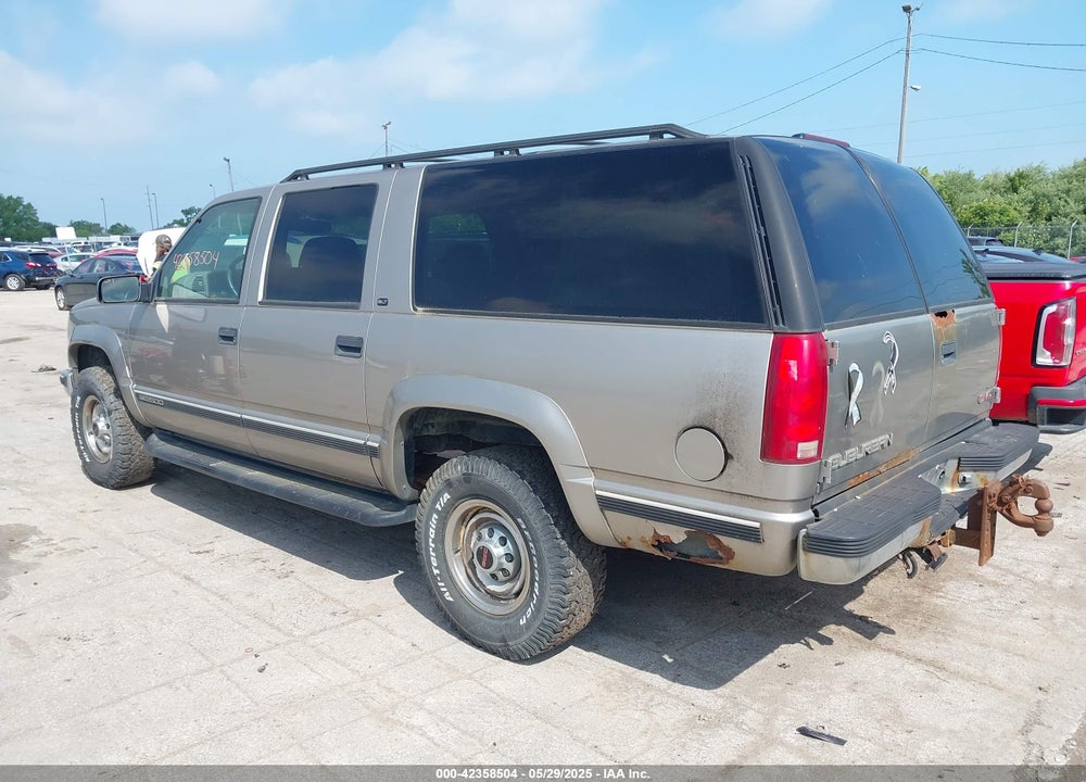 1999 GMC SUBURBAN 2500 SL VIN: 3GKGK26J2XG505570