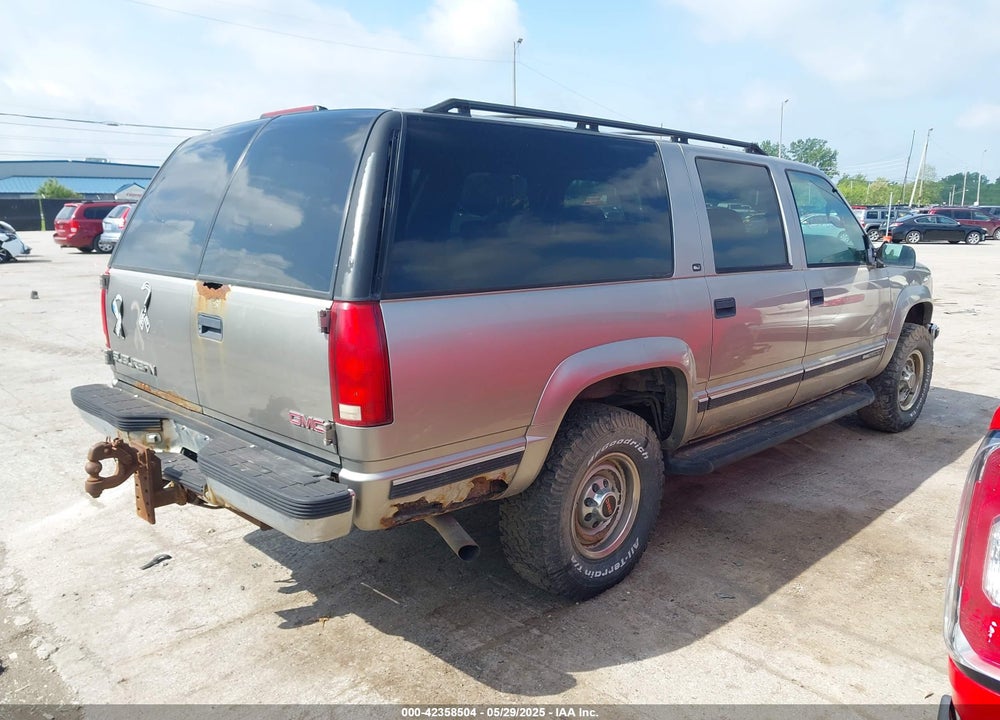 1999 GMC SUBURBAN 2500 SL VIN: 3GKGK26J2XG505570