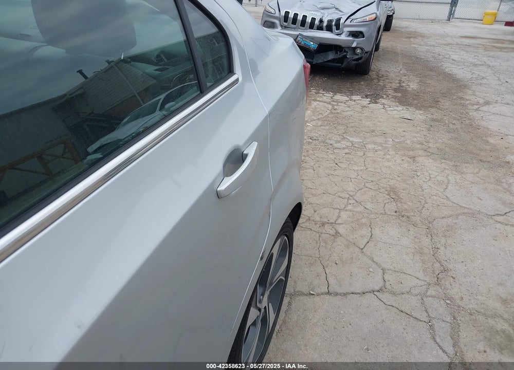 2019 CHEVROLET SONIC VIN: 1G1JF5SB9K4121032