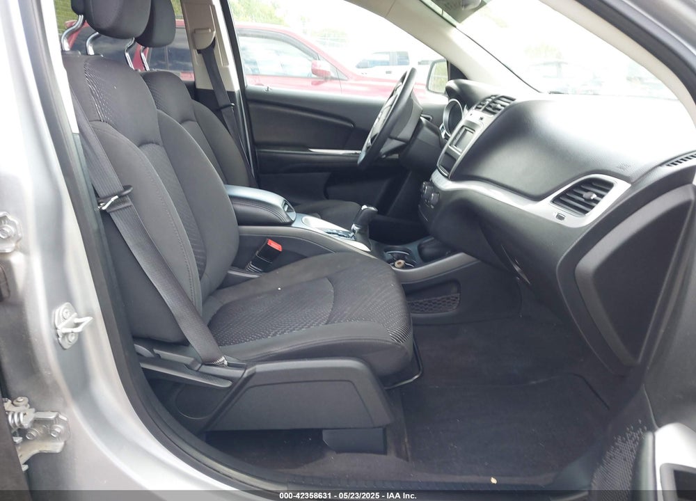 2018 DODGE JOURNEY SE VIN: 3C4PDCAB8JT520021