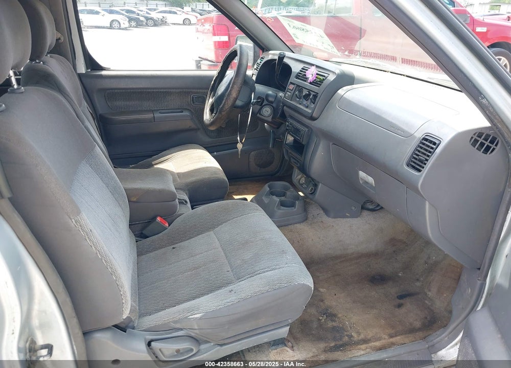 2000 NISSAN FRONTIER XE VIN: 1N6DD26S0YC432718