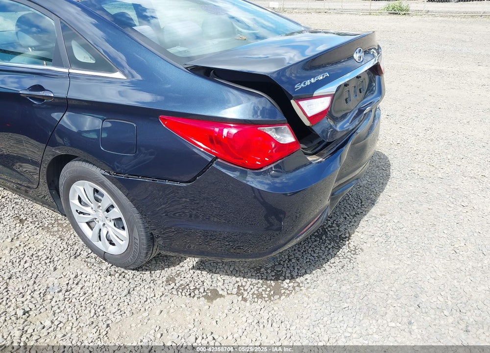 2011 HYUNDAI SONATA GLS VIN: 5NPEB4AC4BH050227