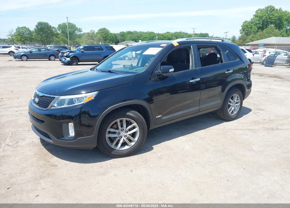 2014 KIA SORENTO LX VIN: 5XYKTCA67EG484187