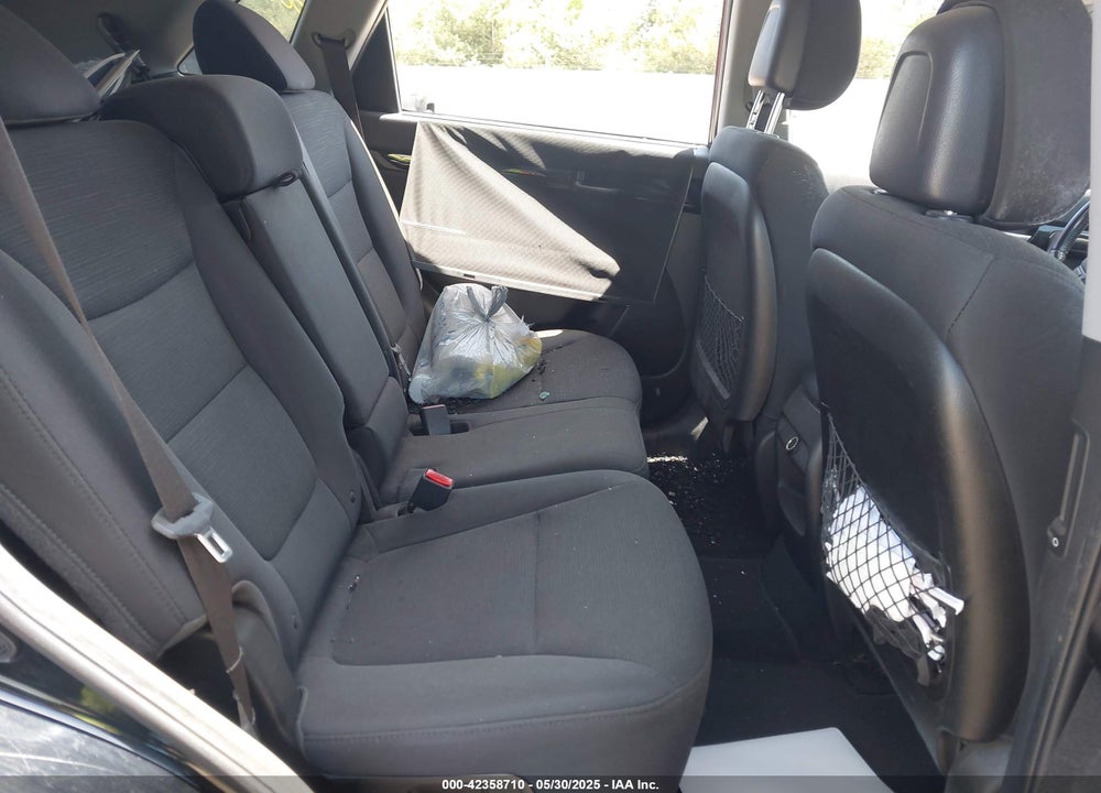2014 KIA SORENTO LX VIN: 5XYKTCA67EG484187