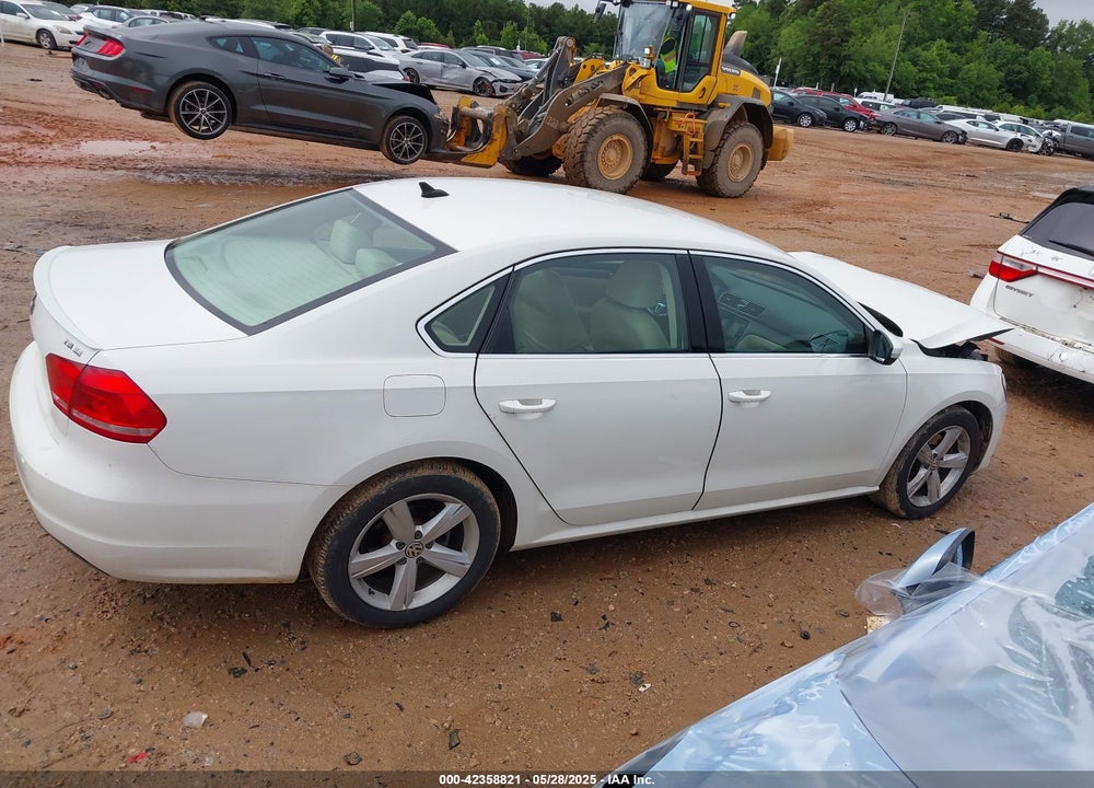 2015 VOLKSWAGEN PASSAT VIN: 1VWBS7A32FC055087
