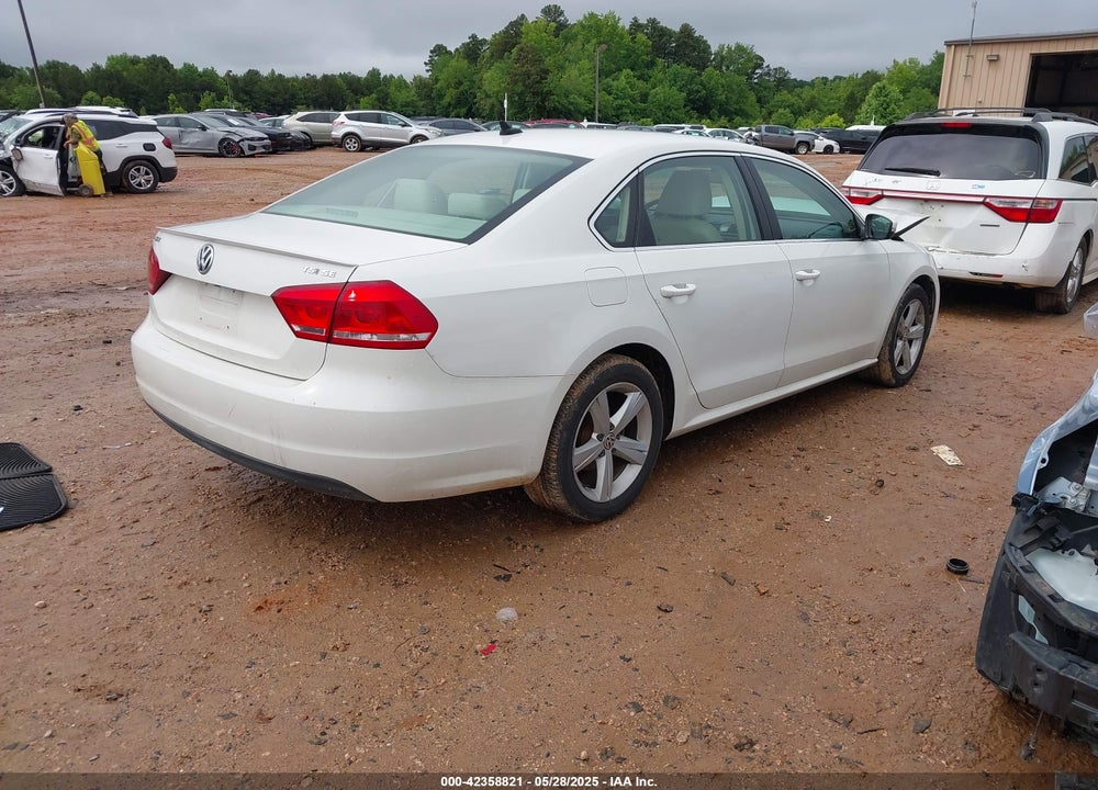 2015 VOLKSWAGEN PASSAT VIN: 1VWBS7A32FC055087