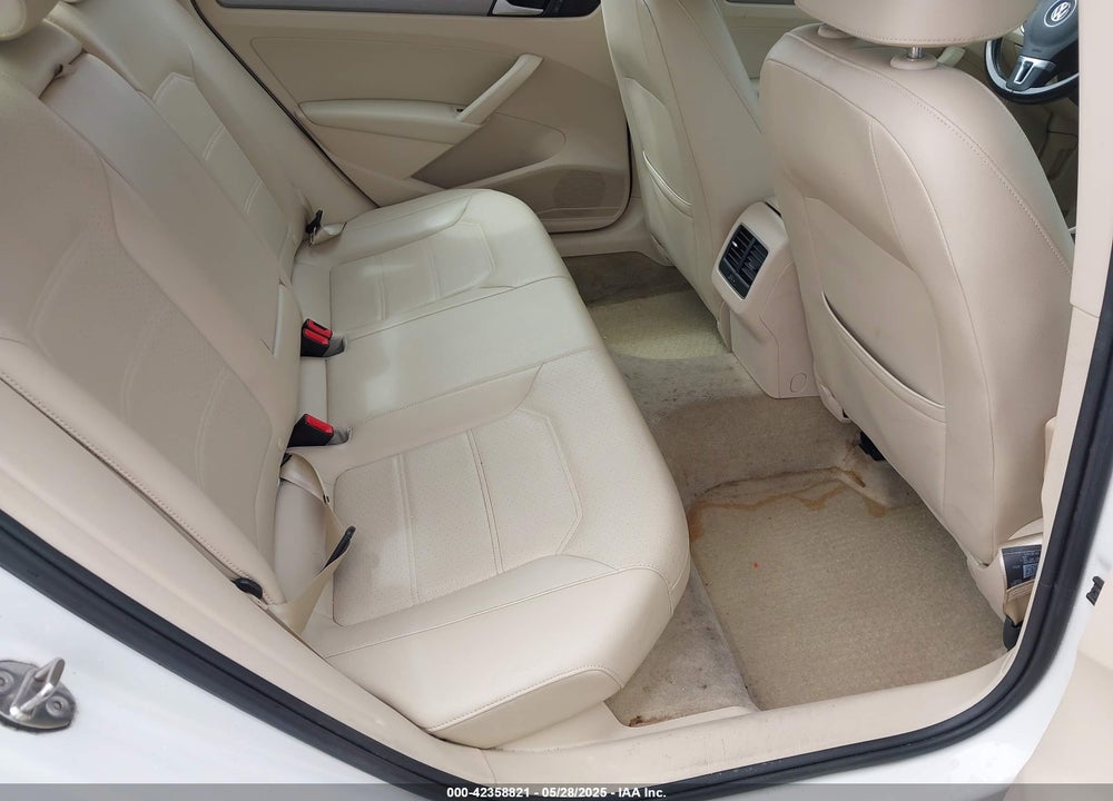 2015 VOLKSWAGEN PASSAT VIN: 1VWBS7A32FC055087