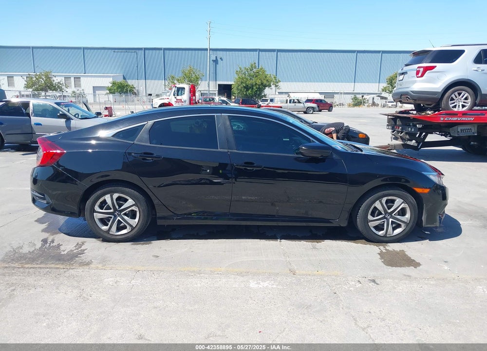 2018 HONDA CIVIC VIN: 2HGFC2F55JH557162