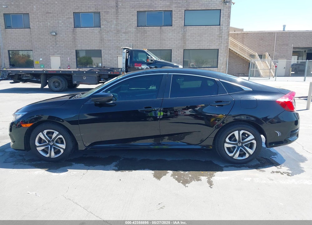 2018 HONDA CIVIC VIN: 2HGFC2F55JH557162