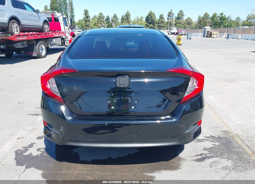 2018 HONDA CIVIC VIN: 2HGFC2F55JH557162