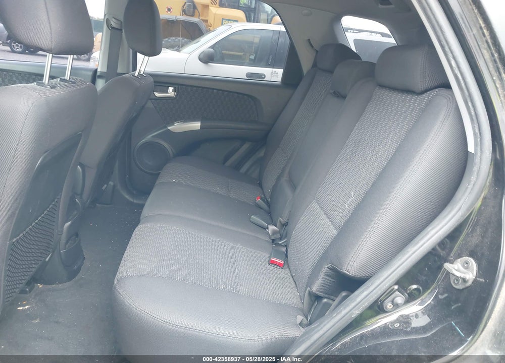 2007 KIA SPORTAGE VIN: KNDJE723477366079