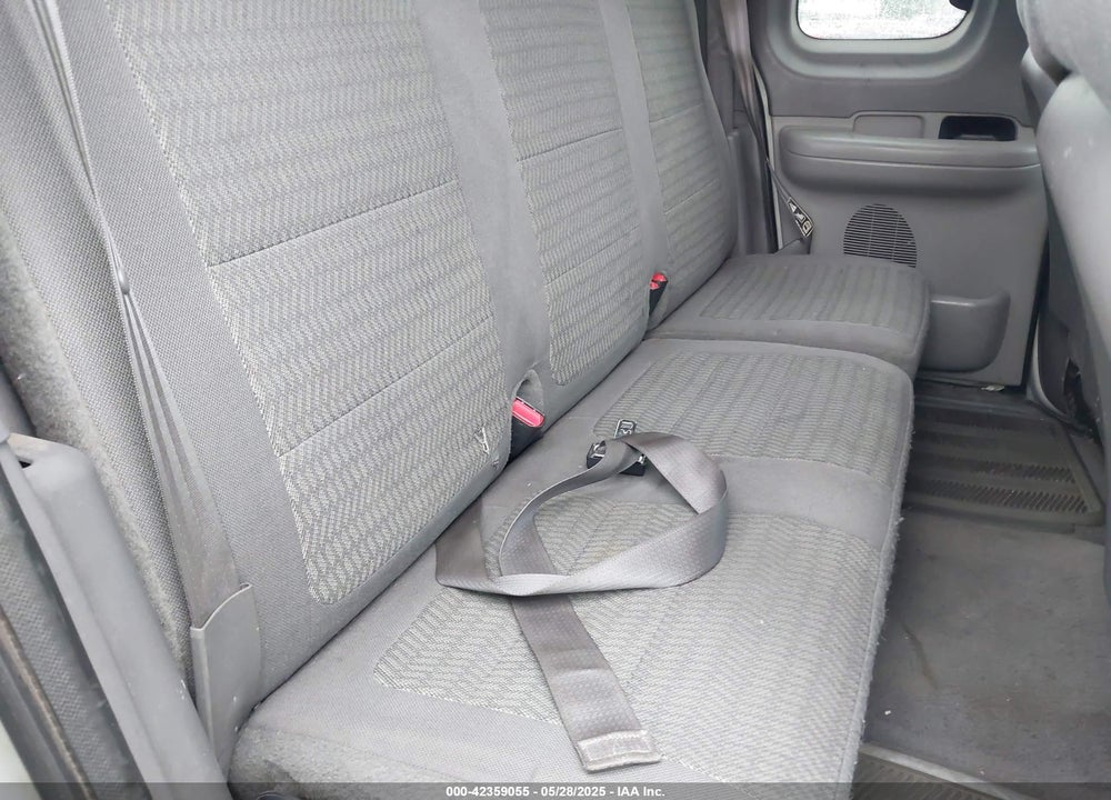 2002 FORD F-150 LARIAT/XL/XLT VIN: 2FTRX18L32CA39197