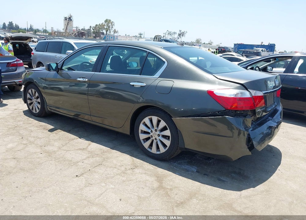 2013 HONDA ACCORD VIN: 1HGCR2F84DA105444