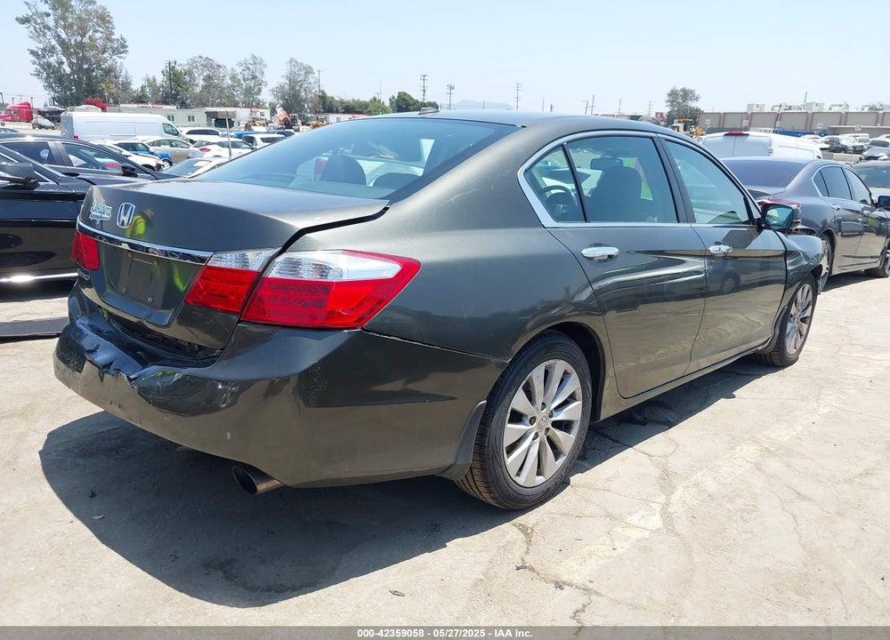 2013 HONDA ACCORD VIN: 1HGCR2F84DA105444